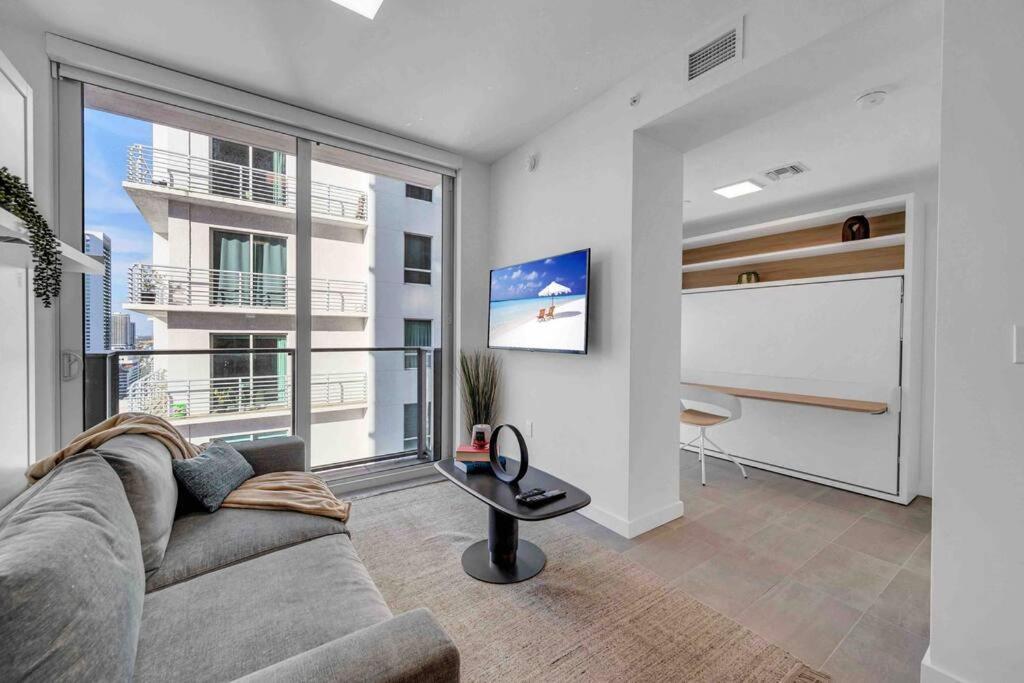 Appartement Breathtaking 1Br In The Heart Miami Extérieur photo