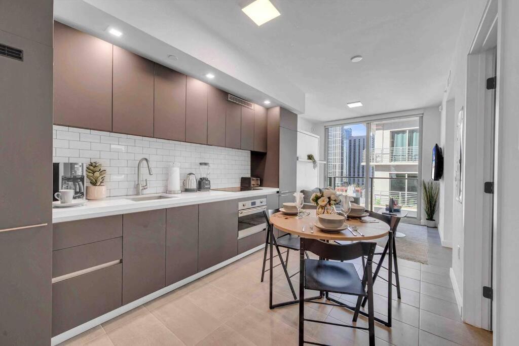 Appartement Breathtaking 1Br In The Heart Miami Extérieur photo